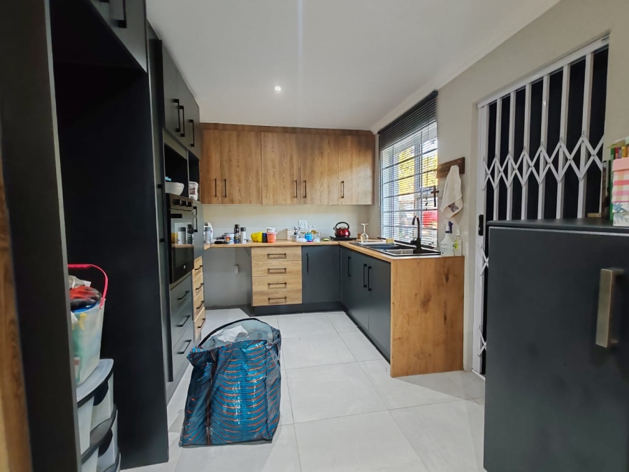 Commercial Property for Sale in Colleen Glen Eastern Cape